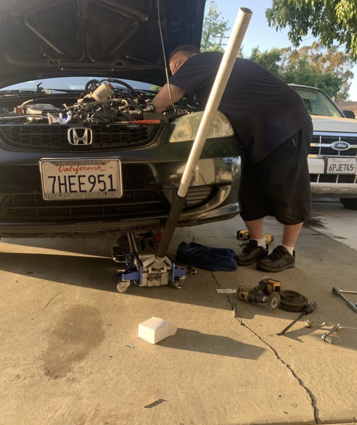 Houston-car-mechanic image shows auto diagnostic and auto repair in Houston, TX