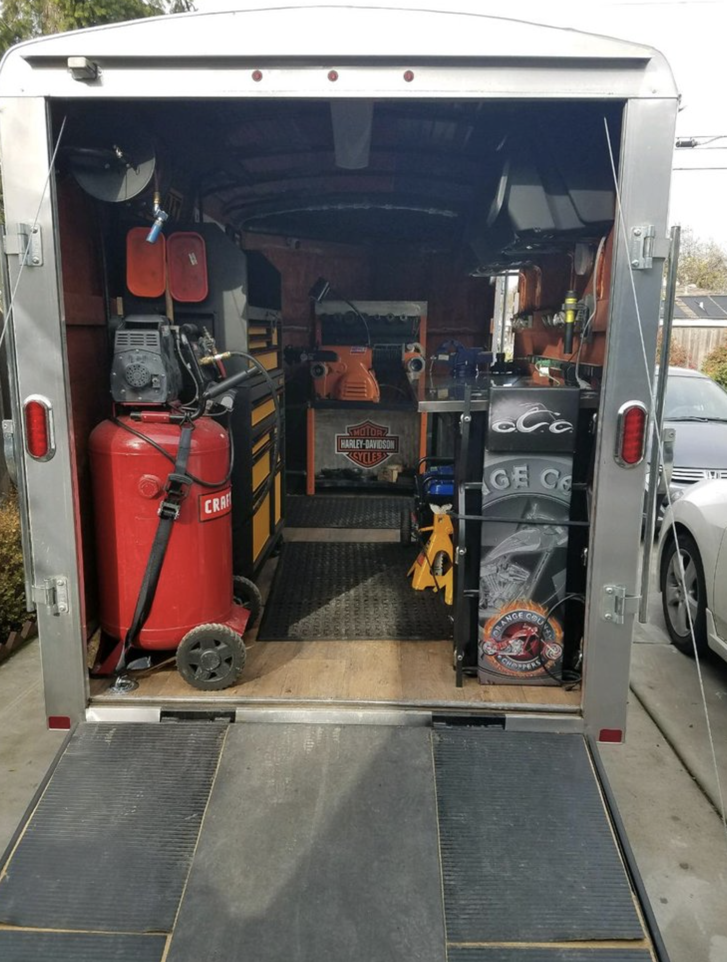 Houston-mobile-mechanic image shows auto ac repair in Houston, TX